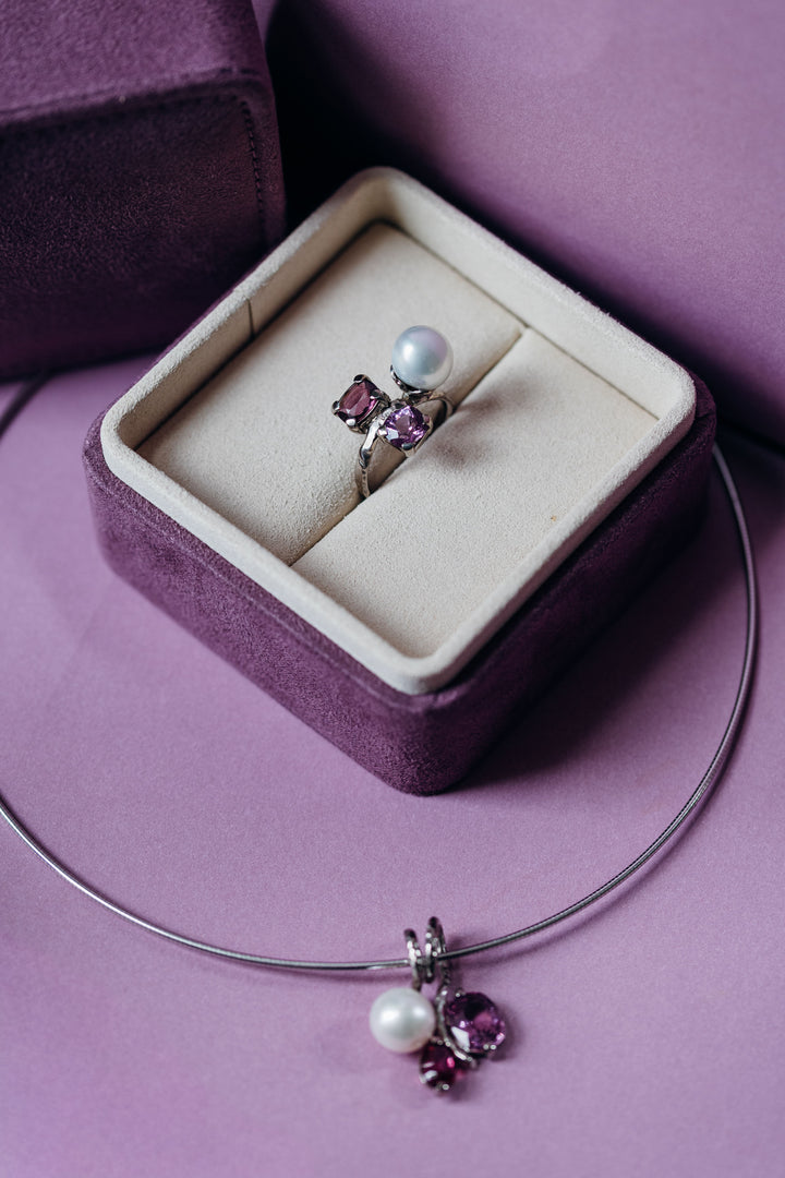 Mon Amour 14 Karat Weißgold Spinell Perlen Ring