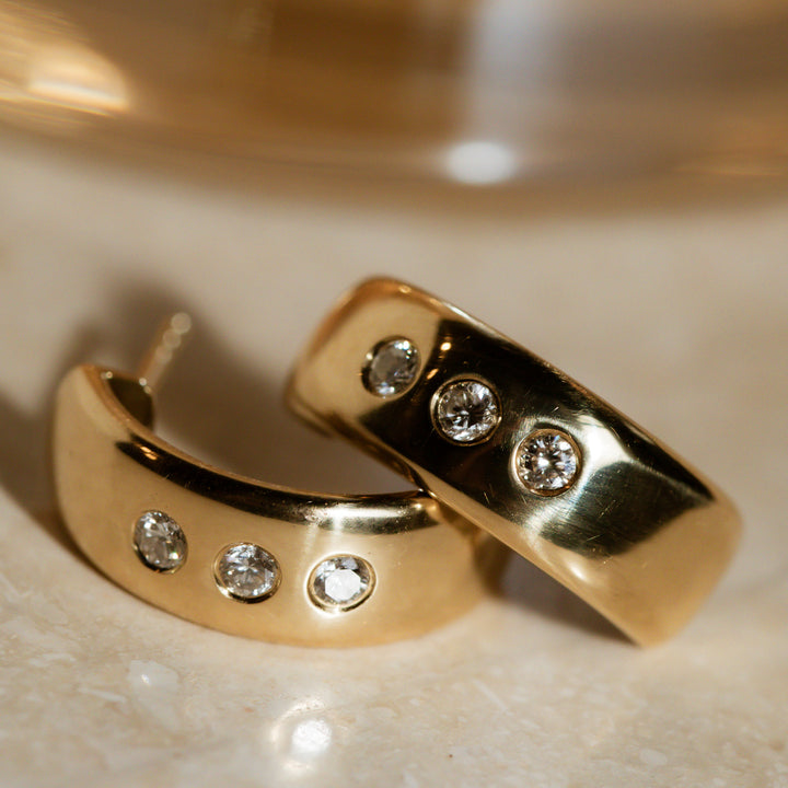 Belly 14 Karat Gelbgold Brillant Creolen