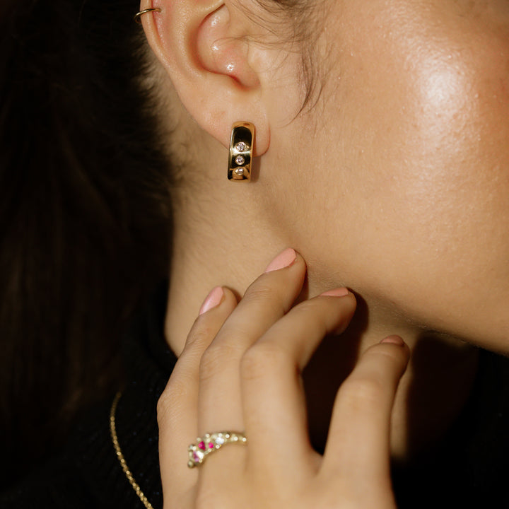 Belly 14 Karat Gelbgold Brillant Creolen